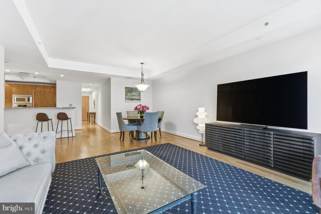 Why Turnberry Tower is Luxury Living 