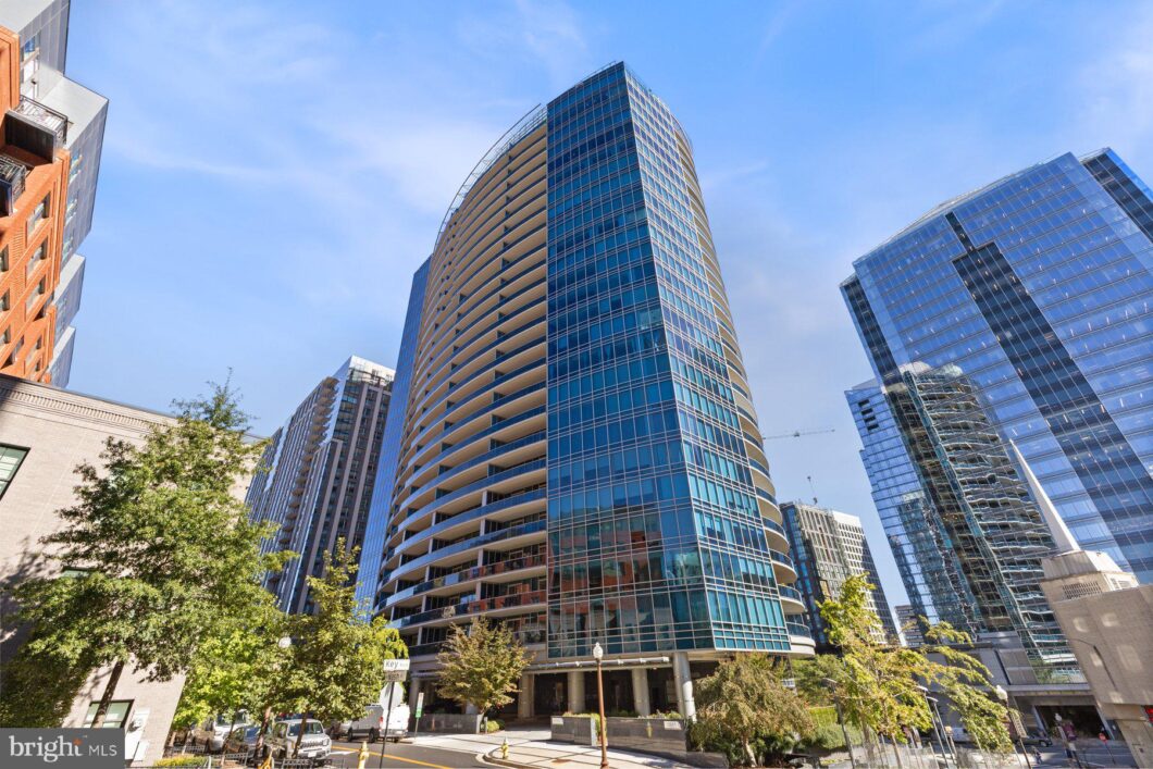 1881 N Nash Street 408 1 VAAR2064948